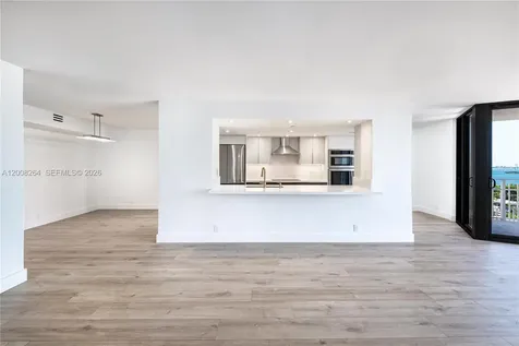 2000 Towerside Terrace Miami FL 33138