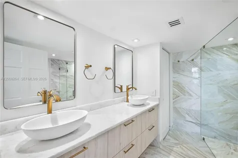 2000 Towerside Terrace Miami FL 33138
