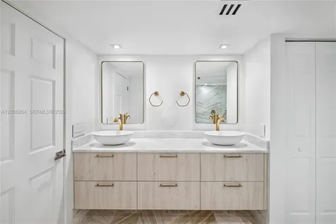 2000 Towerside Terrace Miami FL 33138