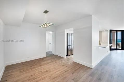 2000 Towerside Terrace Miami FL 33138