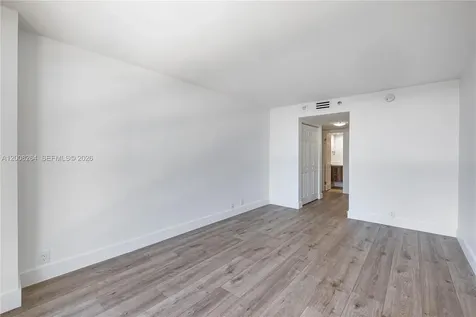 2000 Towerside Terrace Miami FL 33138