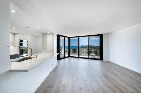 2000 Towerside Terrace Miami FL 33138