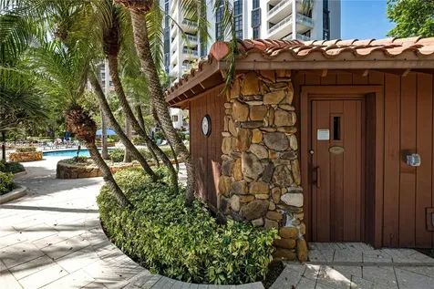 2000 Towerside Terrace Miami FL 33138