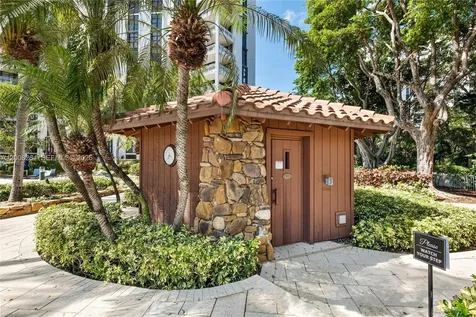 2000 Towerside Terrace Miami FL 33138