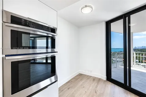 2000 Towerside Terrace Miami FL 33138