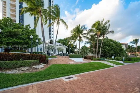 2000 Towerside Terrace Miami FL 33138