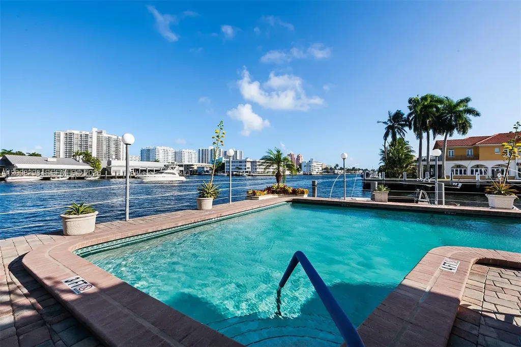 2900 NE 30th Street Fort Lauderdale FL 33306