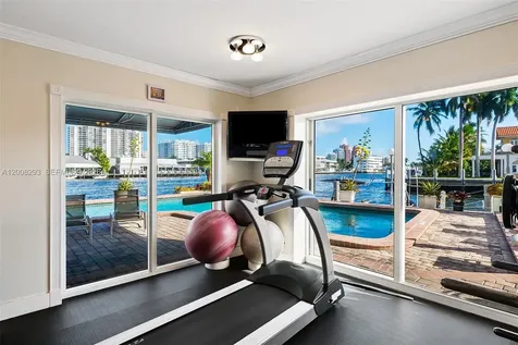 2900 NE 30th Street Fort Lauderdale FL 33306