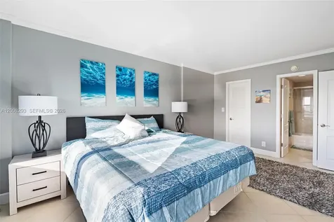 2900 NE 30th Street Fort Lauderdale FL 33306