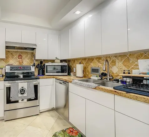 10185 Collins Bal Harbour FL 33154