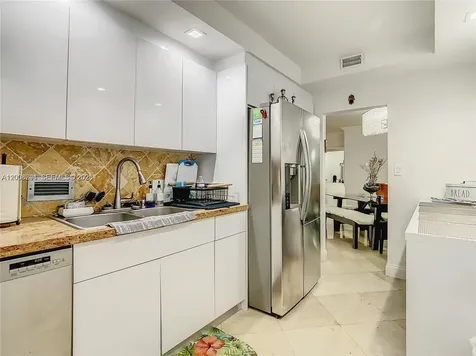 10185 Collins Bal Harbour FL 33154