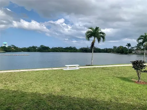2200 Park Lane Hollywood FL 33021