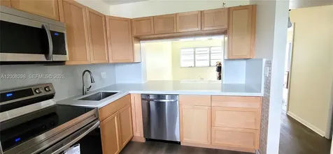 2200 Park Lane Hollywood FL 33021