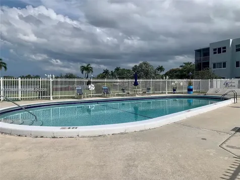 2200 Park Lane Hollywood FL 33021
