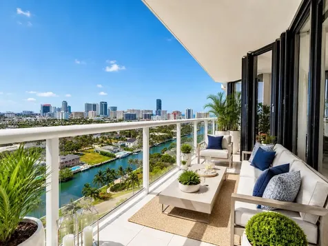 3640 Yacht Club Drive Aventura FL 33180