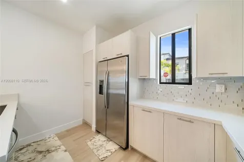 4648 NW 83rd Avenue Doral FL 33166