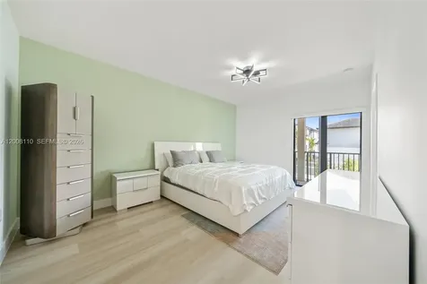 4648 NW 83rd Avenue Doral FL 33166