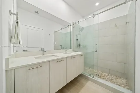 4648 NW 83rd Avenue Doral FL 33166