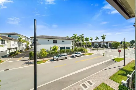 4648 NW 83rd Avenue Doral FL 33166
