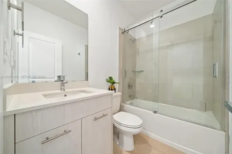 4648 NW 83rd Avenue Doral FL 33166