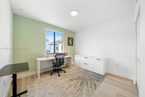 4648 NW 83rd Avenue Doral FL 33166