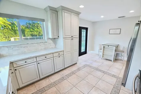 480 W Mount Vernon Drive Plantation FL 33325