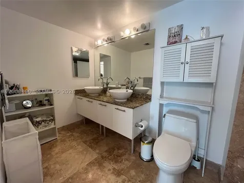 41 SE 5th Street Miami FL 33131