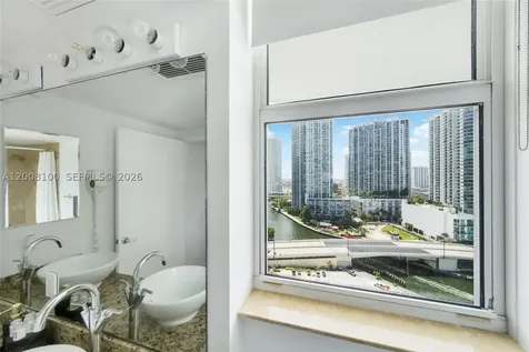 41 SE 5th Street Miami FL 33131
