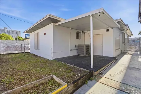 470 NW 22nd Avenue Miami FL 33125