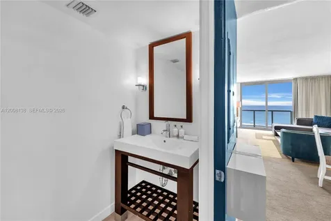 17315 Collins Sunny Isles Beach FL 33160