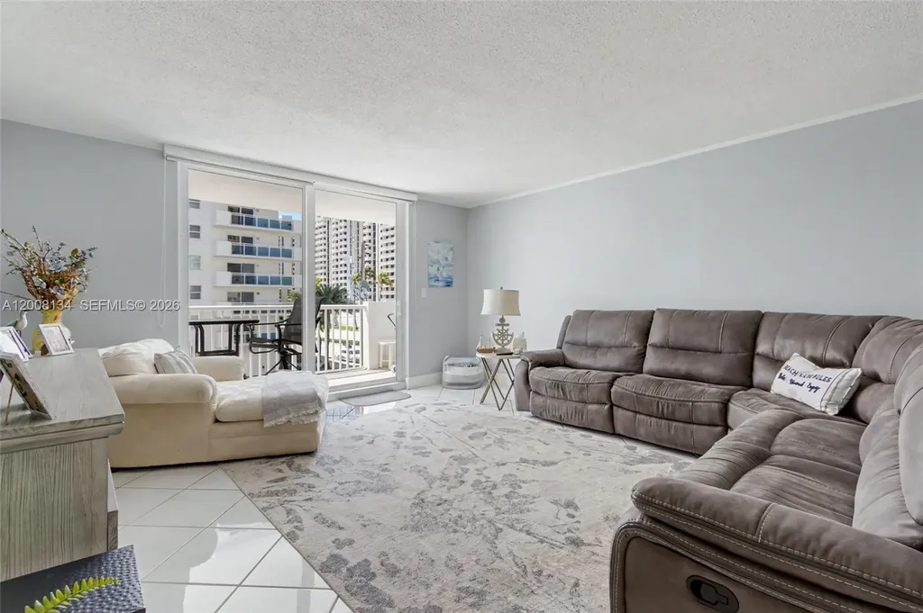 1601 S Ocean Drive Hollywood FL 33019