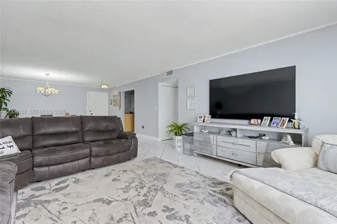1601 S Ocean Drive Hollywood FL 33019