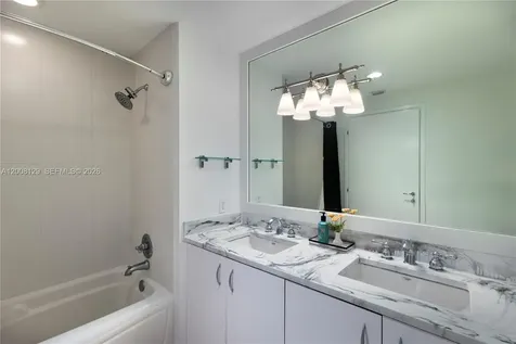 300 S Biscayne Boulevard Miami FL 33131