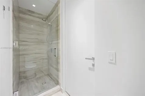 18975 Collins Avenue Sunny Isles Beach FL 33160