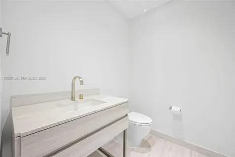 18975 Collins Avenue Sunny Isles Beach FL 33160