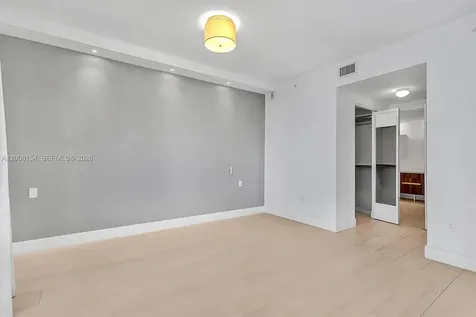 488 NE 18th Street Miami FL 33132