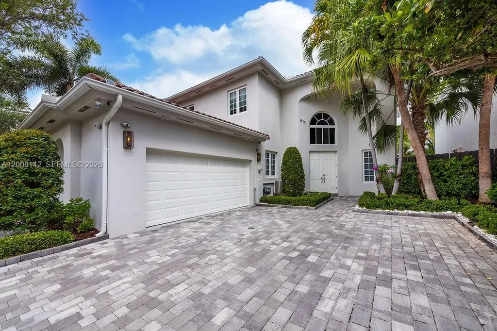 3949 194th Lane Sunny Isles Beach FL 33160