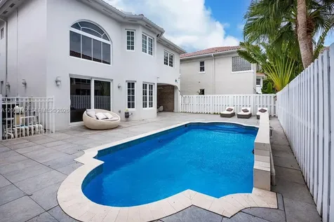 3949 194th Lane Sunny Isles Beach FL 33160