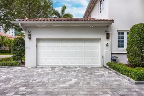3949 194th Lane Sunny Isles Beach FL 33160