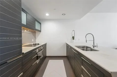 200 Biscayne Boulevard Way Miami FL 33131