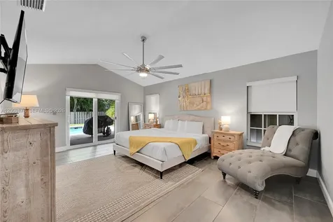 9841 SW 1st Street Plantation FL 33324