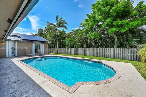 9841 SW 1st Street Plantation FL 33324