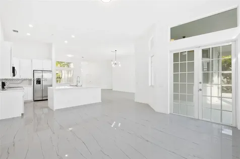 646 Heritage Drive Weston FL 33326