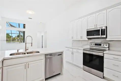 646 Heritage Drive Weston FL 33326