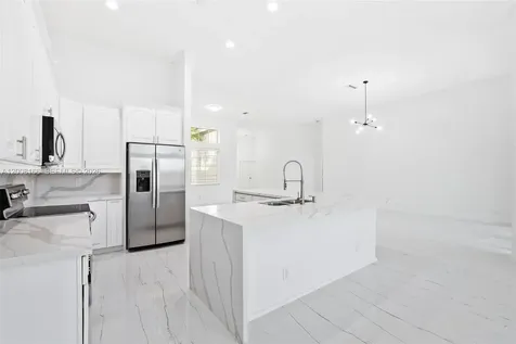 646 Heritage Drive Weston FL 33326