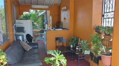 3087 SW 5th Street Miami FL 33135