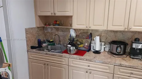 3087 SW 5th Street Miami FL 33135
