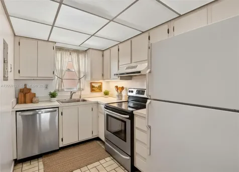 3300 W Rolling Hills Circle Davie FL 33328