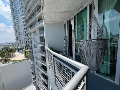 690 SW 1st Court Miami FL 33130