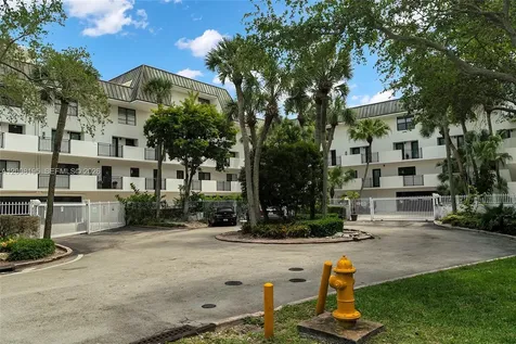 6901 Edgewater Drive Coral Gables FL 33133
